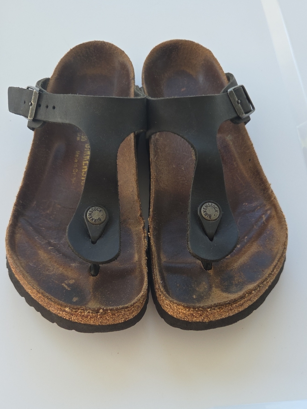 Womans Birkenstock Gizeh Brown Leather Thong Sandals with Black Straps